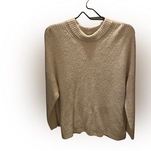 American Eagle Sweater, looks great with leggings!